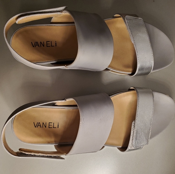 Sandals - Picture 4 of 12